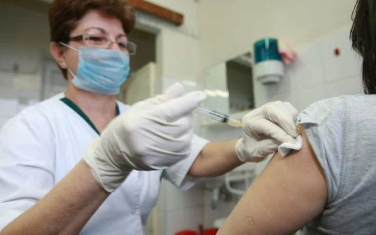 Promisiunea autorităților: ”Într-o săptămână vaccinăm toți profesorii”