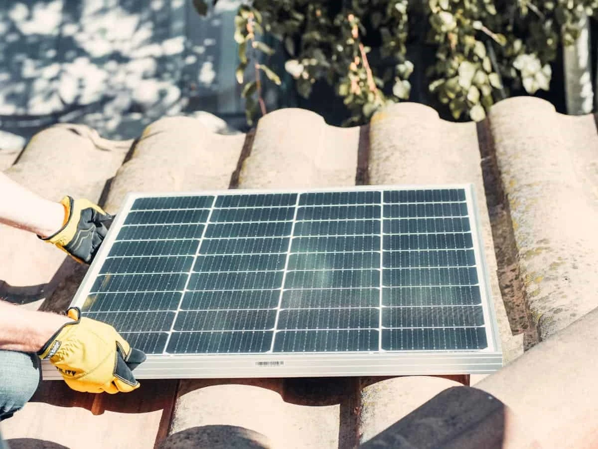 Prosumatorii cer TVA zero pentru panouri fotovoltaice și baterii de stocare