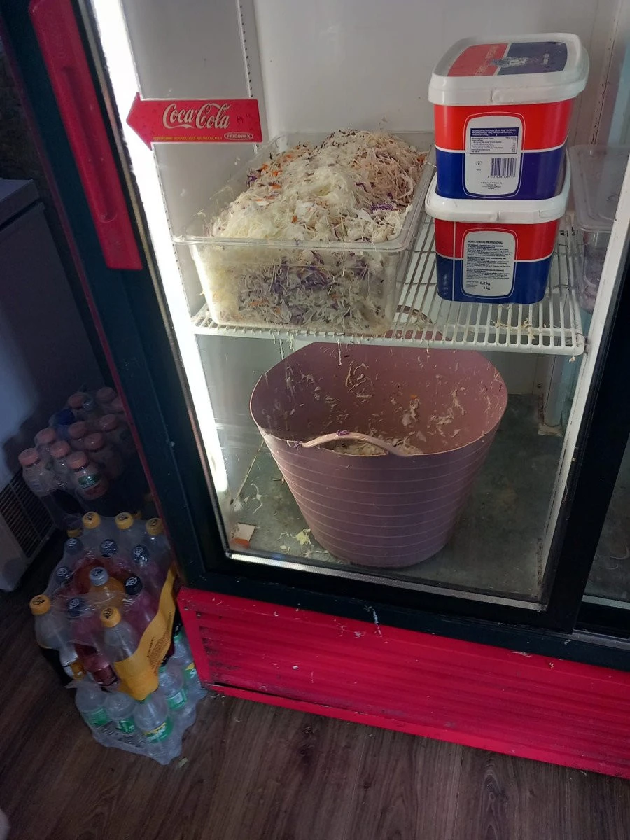 Protecția Consumatorilor a închis două fast-food-uri populare din Arad