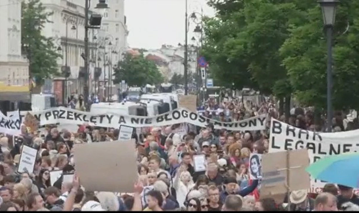Protest împotriva legii anti-avort în Polonia, după un nou deces al unei femei însărcinate