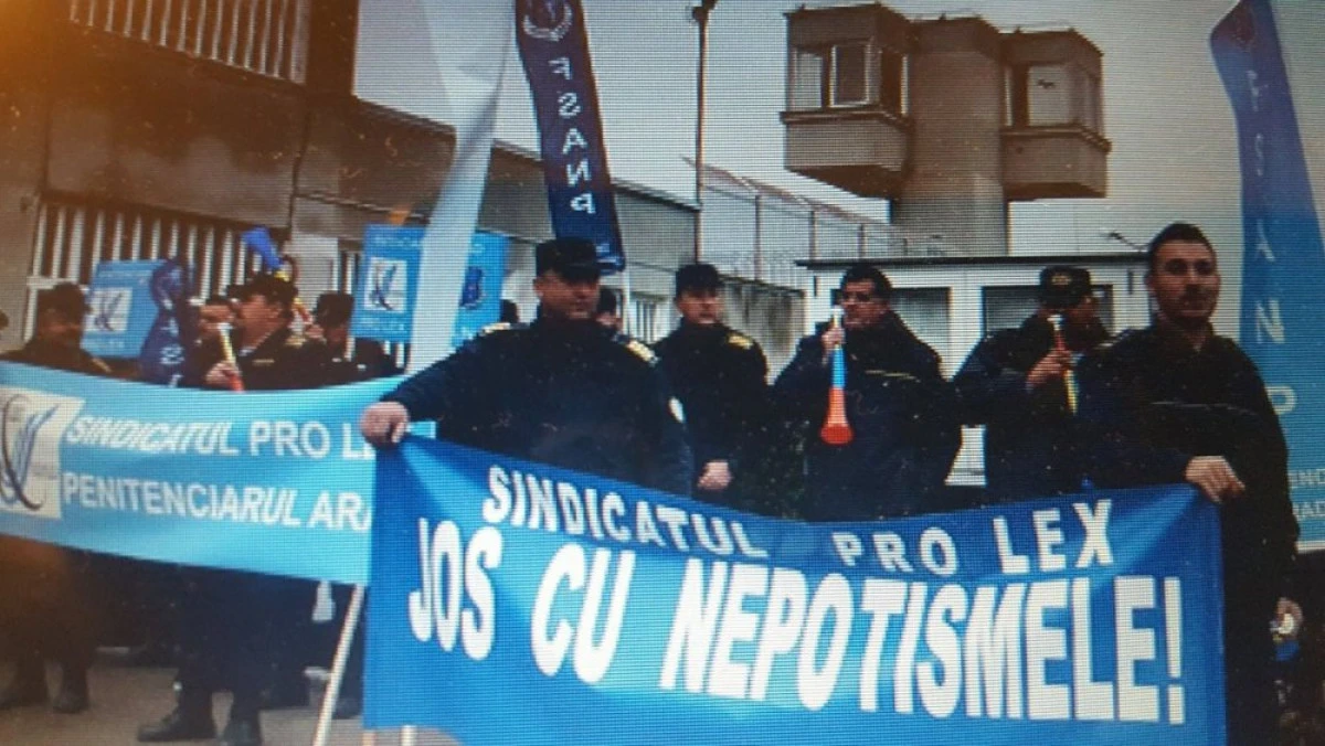 PROTESTE LA PENITENCIARUL DIN ARAD