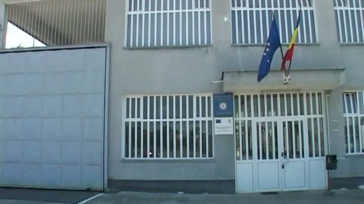 PROTESTELE DIN PENITENCIARE AU CONTINUAT ȘI JOI SEARA. LA ARAD, UN SINGUR DEȚINUT A REFUZAT HRANA