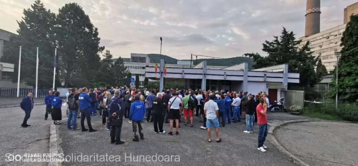 Protestul energeticienilor de la Mintia a fost declarat ilegal
