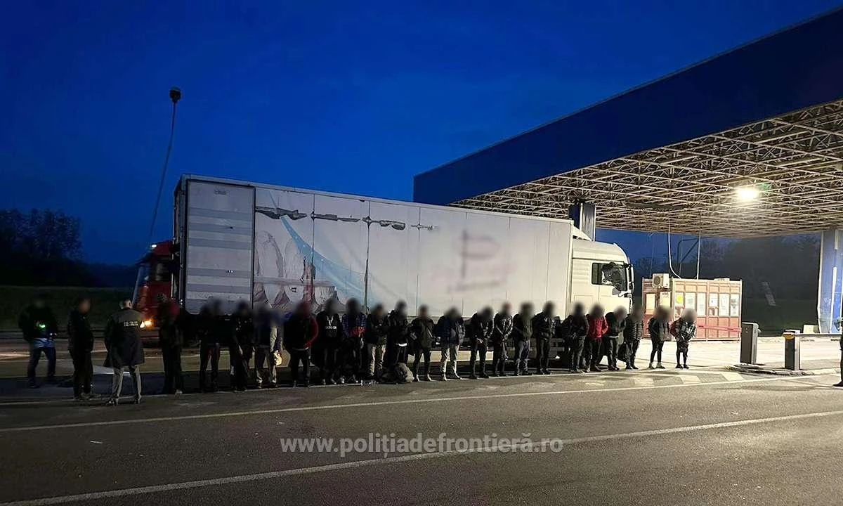 PTF Nădlac II: 23 de cetățeni străini depistați ascunși în două TIR-uri