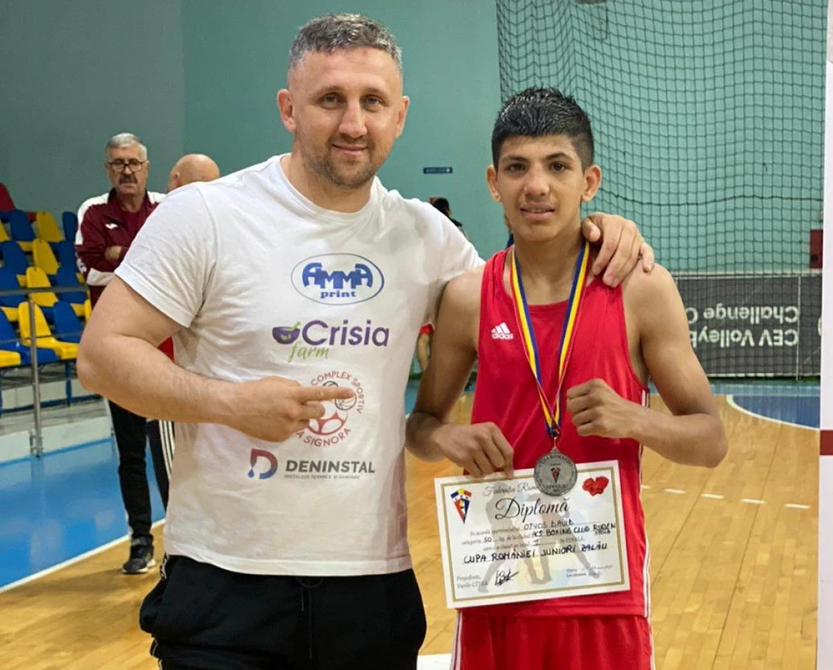 Pugilistul arădean David Otvoş a cucerit argintul la Cupa României de juniori