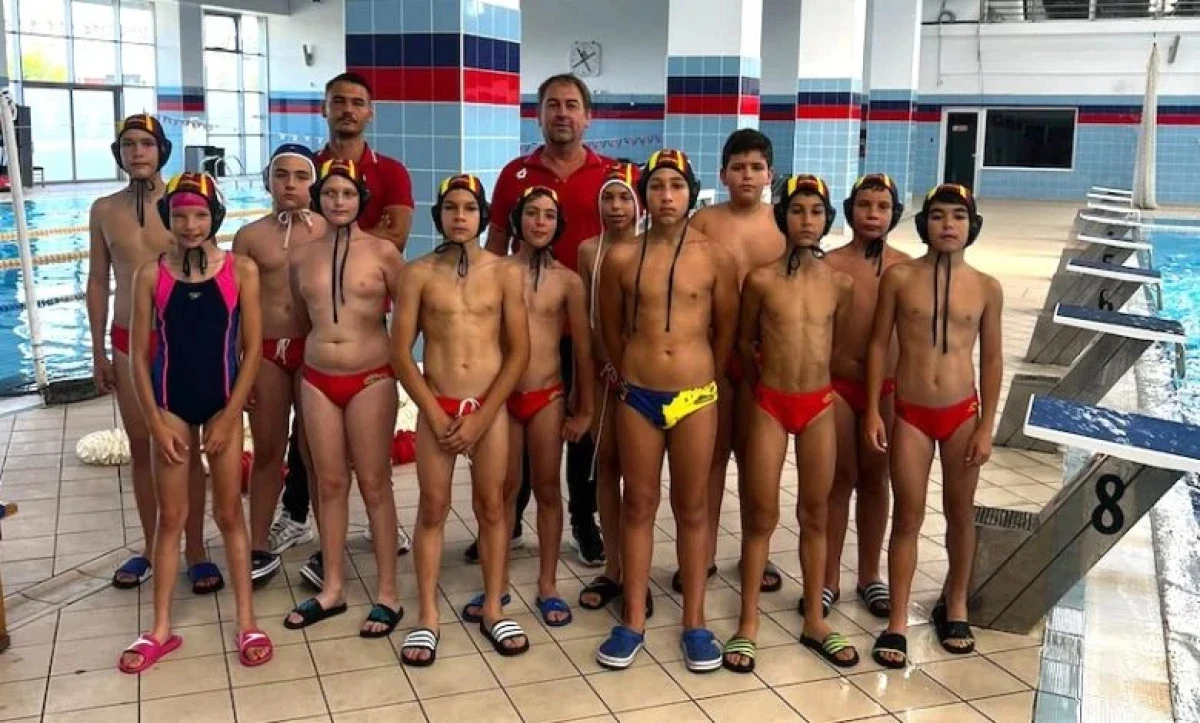 Puștii poloiști de la AMEFA au dominat cu autoritate primul turneu U12, de la Arad