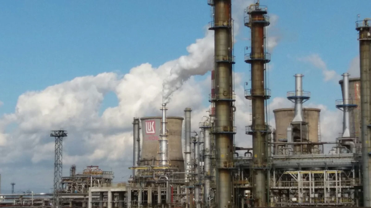 Rafinăria Petrotel va fi repornită. Ministrul Energiei anunță prețuri mai stabile la carburanți