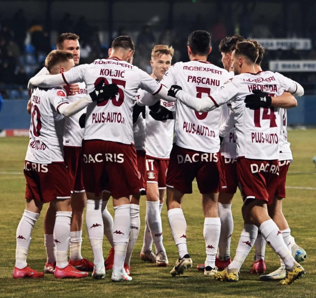 Rapidul îi dă replica lui Sepsi în cursa spre play-off, începe să tremure Dinamo! Rednic, trădat de jucători la UTA?!