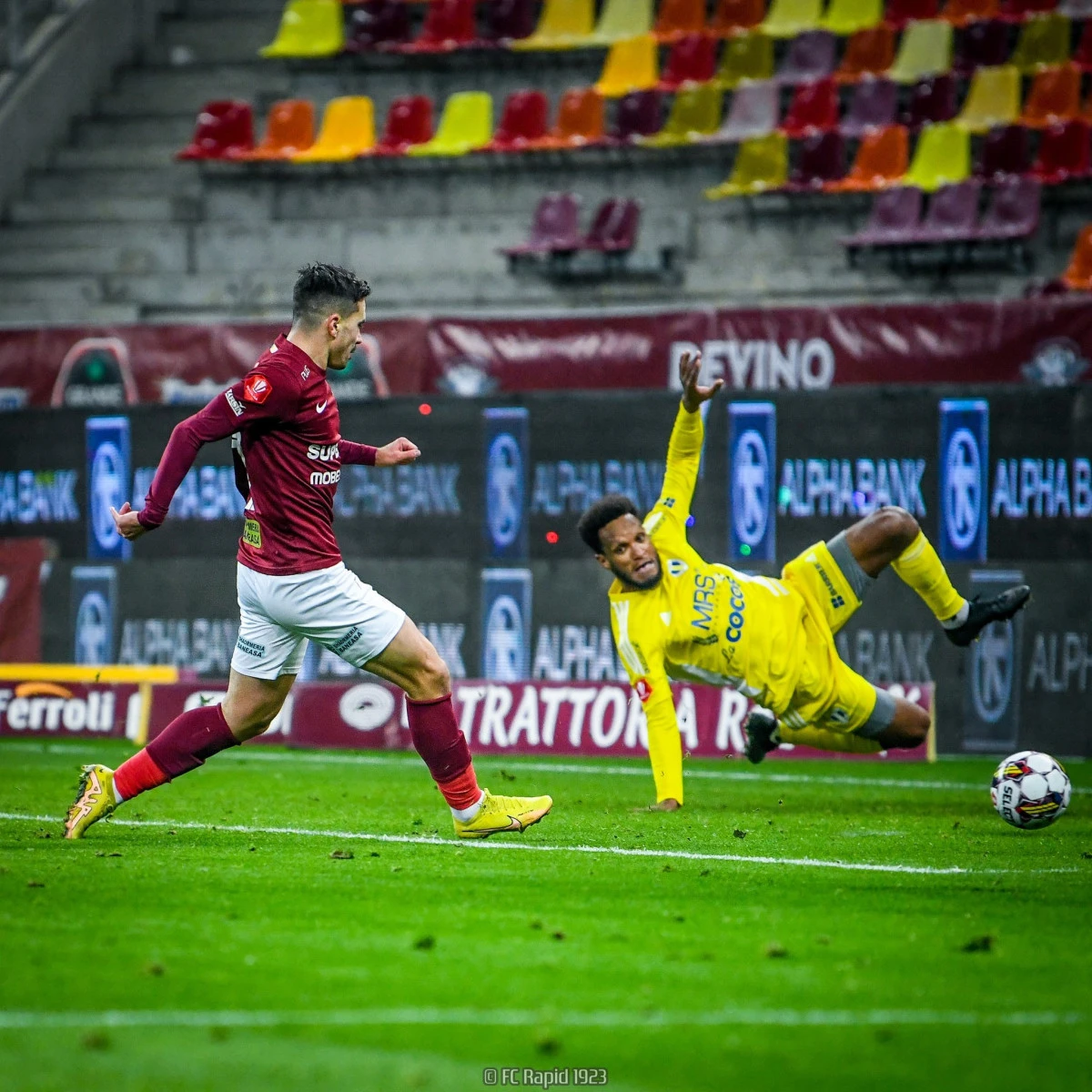 Rapidul o bate pe Petrolul și revine pe podium, chiar înainte de meciul cu UTA