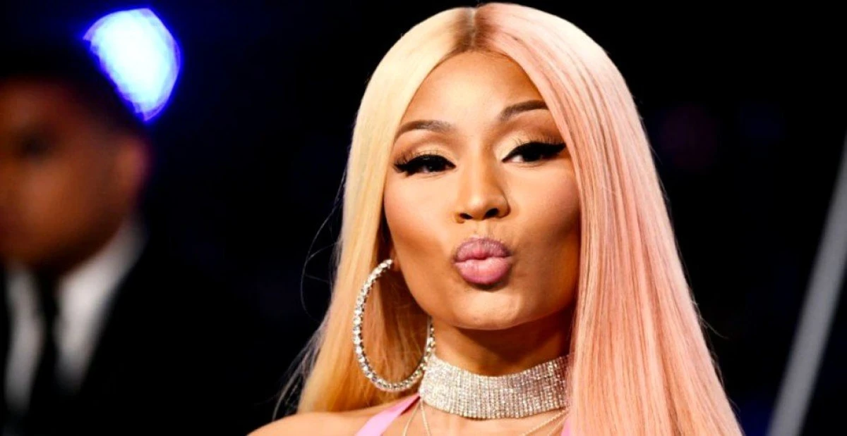 Rapperiţa americană Nicki Minaj a anunţat luni că aşteaptă primul copil