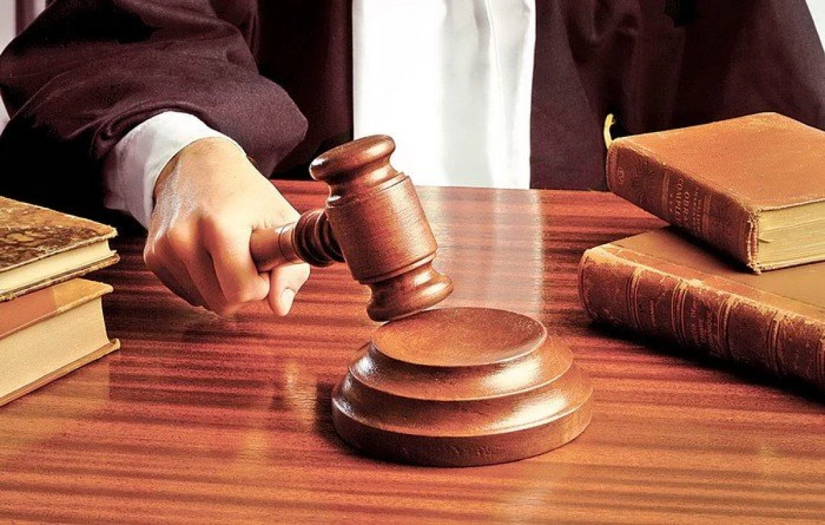 Război în instanță, între Primărie și Inspectoratul Școlar. Mărul discordiei, un teren din municipiul Arad
