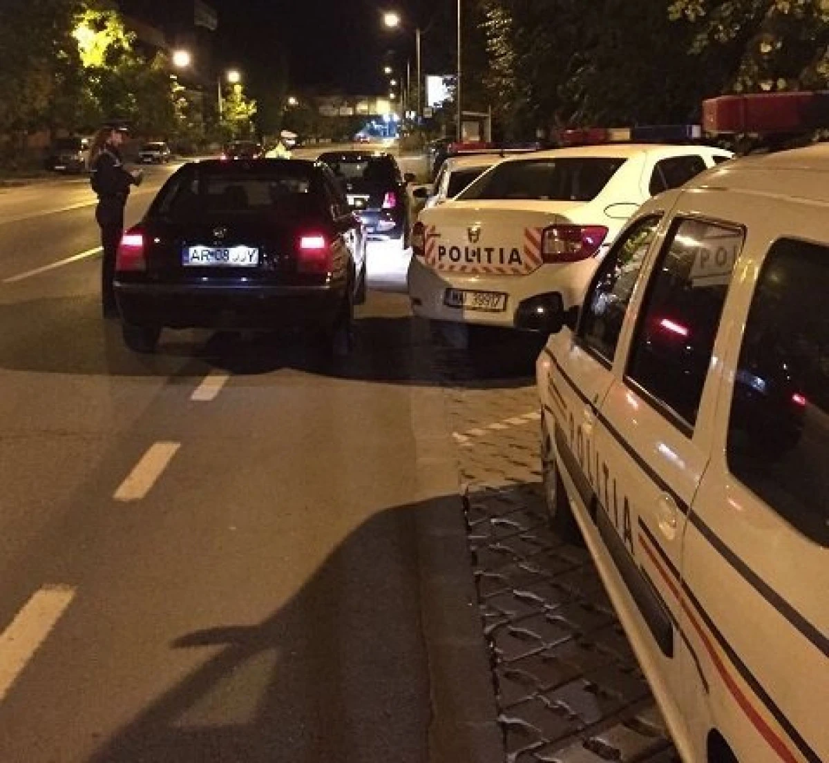 Razii ale polițiștilor în municipiul Arad. Sute de mașini au fost controlate