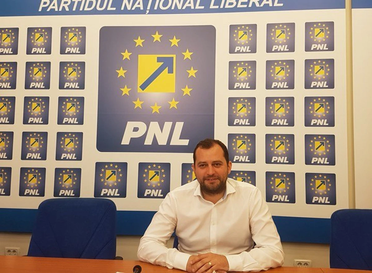 Răzvan Cadar: ”Deputatul Todor să sărbătorească 120 de ani de fotbal cu investiţii guvernamentale în sport”