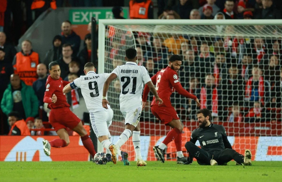 Real Madrid și Napoli au făcut un pas mare spre sferturile de finală din Liga Campionilor