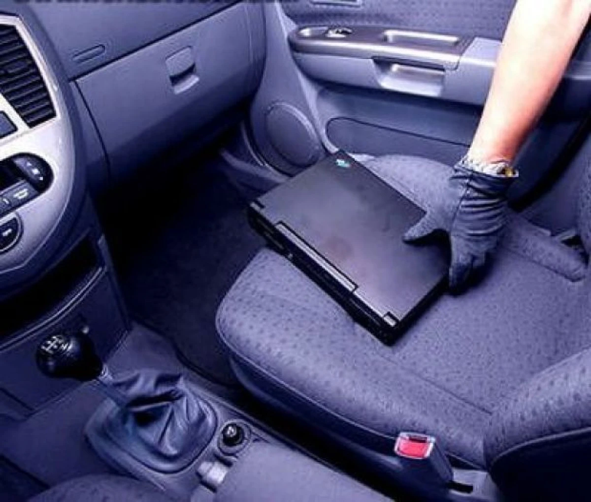 RECOMANDĂRI PENTRU PREVENIREA FURTURILOR DIN AUTOVEHICULE