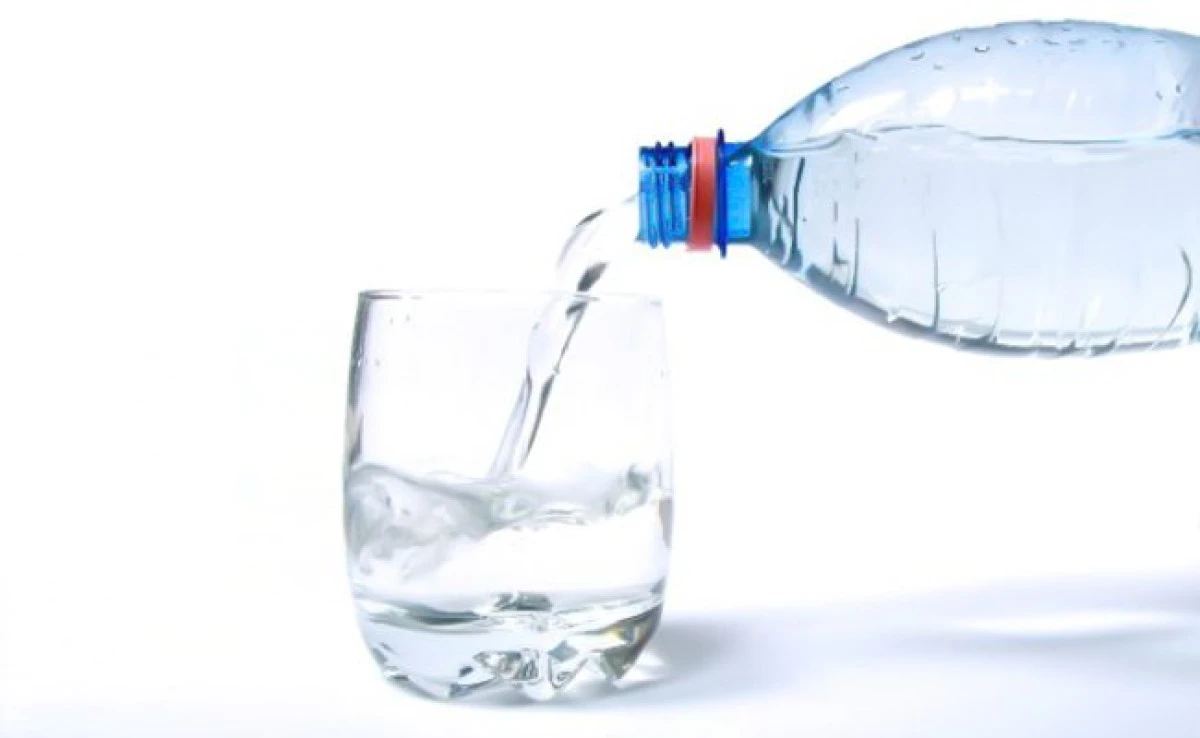 Recomandările ANPC pentru alegerea corectă a apei îmbuteliate