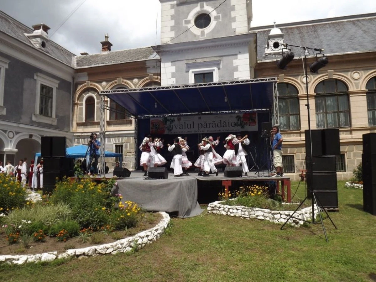 RECORDURI LA FESTIVALUL PARADAICILOR DE LA MACEA (FOTO)