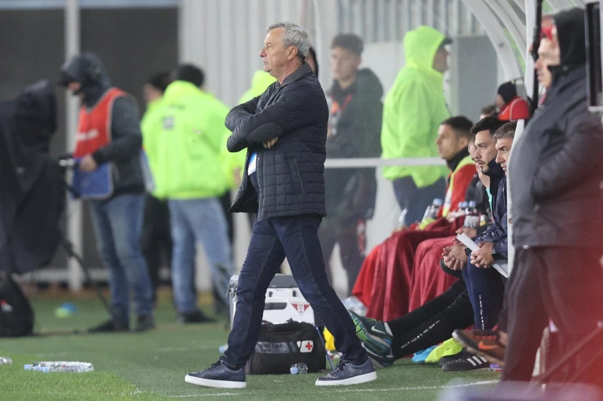 Rednic, agitat și frustrat la finalul încă unui eșec cu Dinamo: ”Dezamăgire, eu cred că meritam mai mult!”