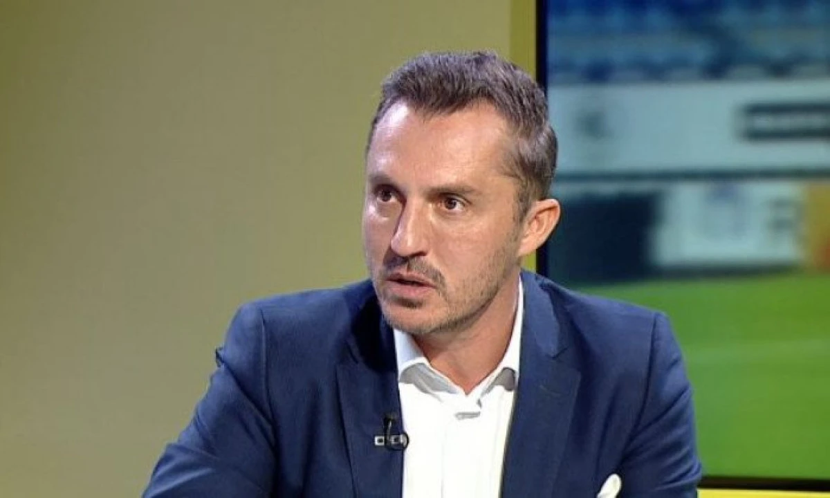 Rednic nu îi rămâne dator lui Apostu, pe care îl atacă frontal: „S-a realizat în perioada cât a stat aici, a fost un mare intermediar!”