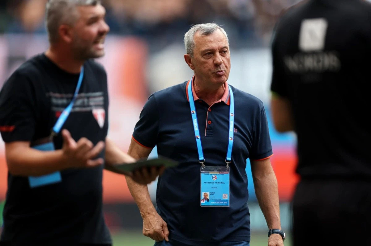 Rednic s-a supărat pe toată lumea după eșecul cu Sepsi: ”La pauză trebuia să schimb vreo 5-6, poate cei din VAR au ieșit la țigară!”