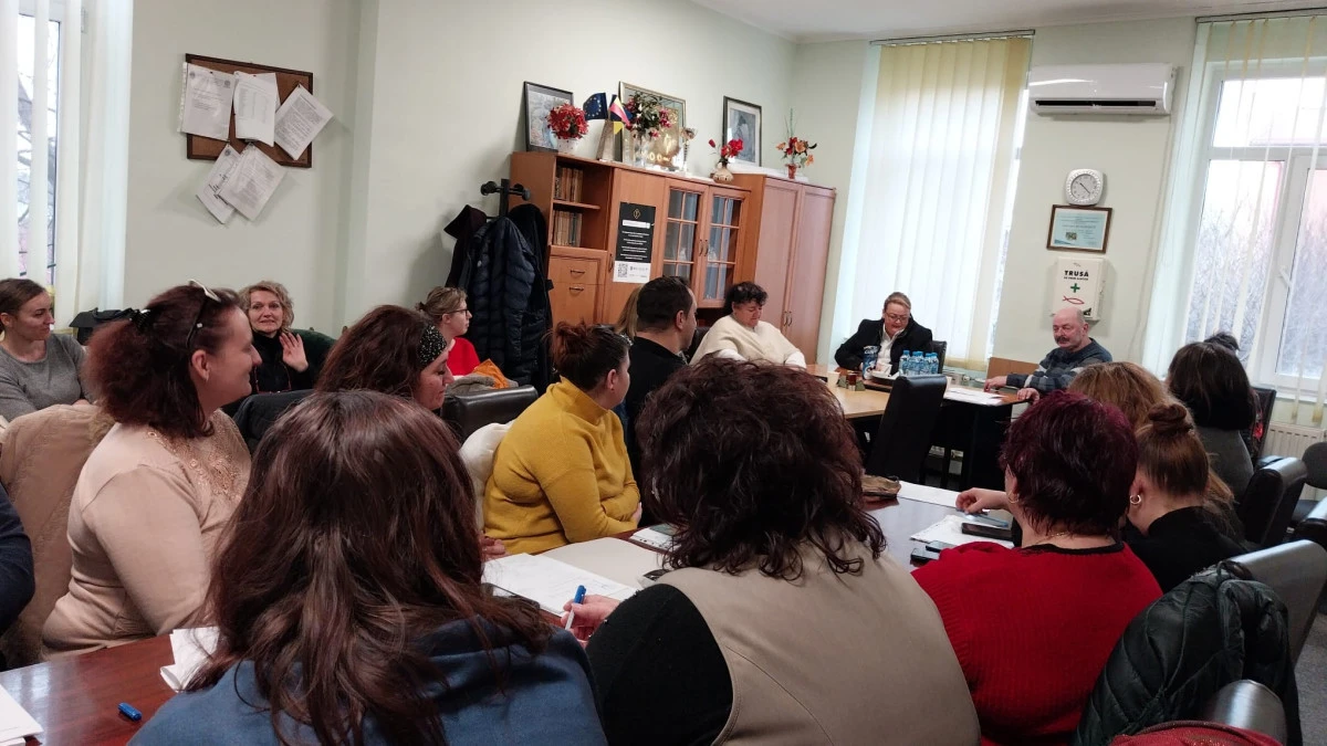 Reprezentanții DSP Arad s-au întâlnit cu asistenții medicali comunitari și mediatorii sanitari