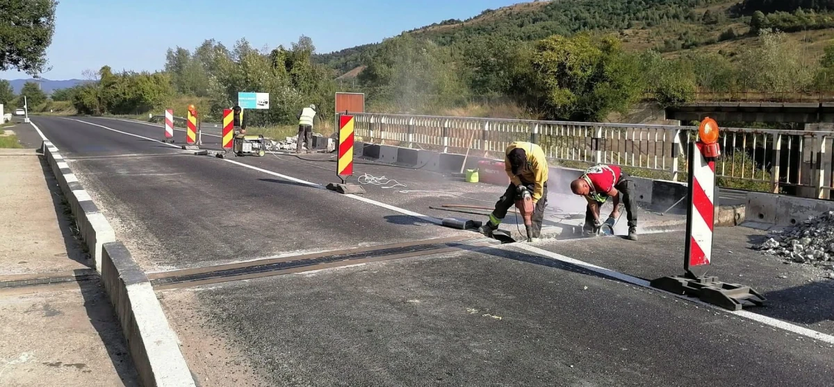 Restricții pe DN 7, la Milova. Circulație cu semafor timp de aproximativ două săptămâni