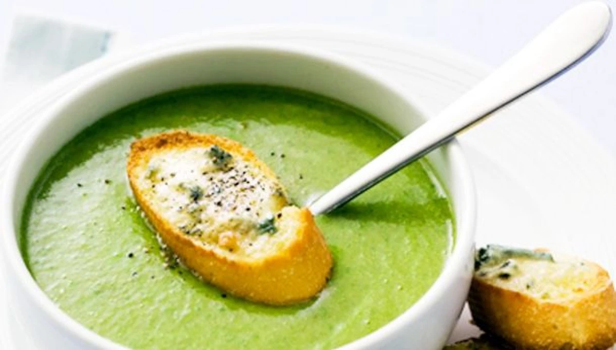 REŢETA ZILEI: SUPĂ-CREMĂ DE BROCCOLI DE POST
