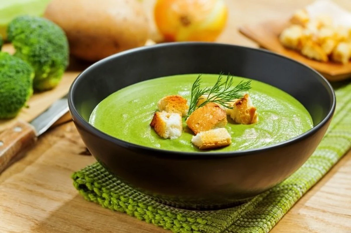 Rețeta zilei: Supă cremă de broccoli, de post