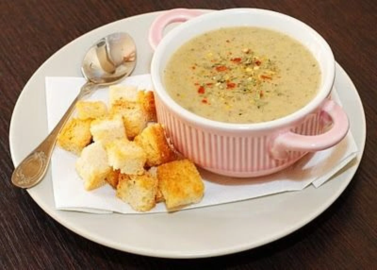 REȚETA ZILEI: SUPA CREMĂ DE CIUPERCI