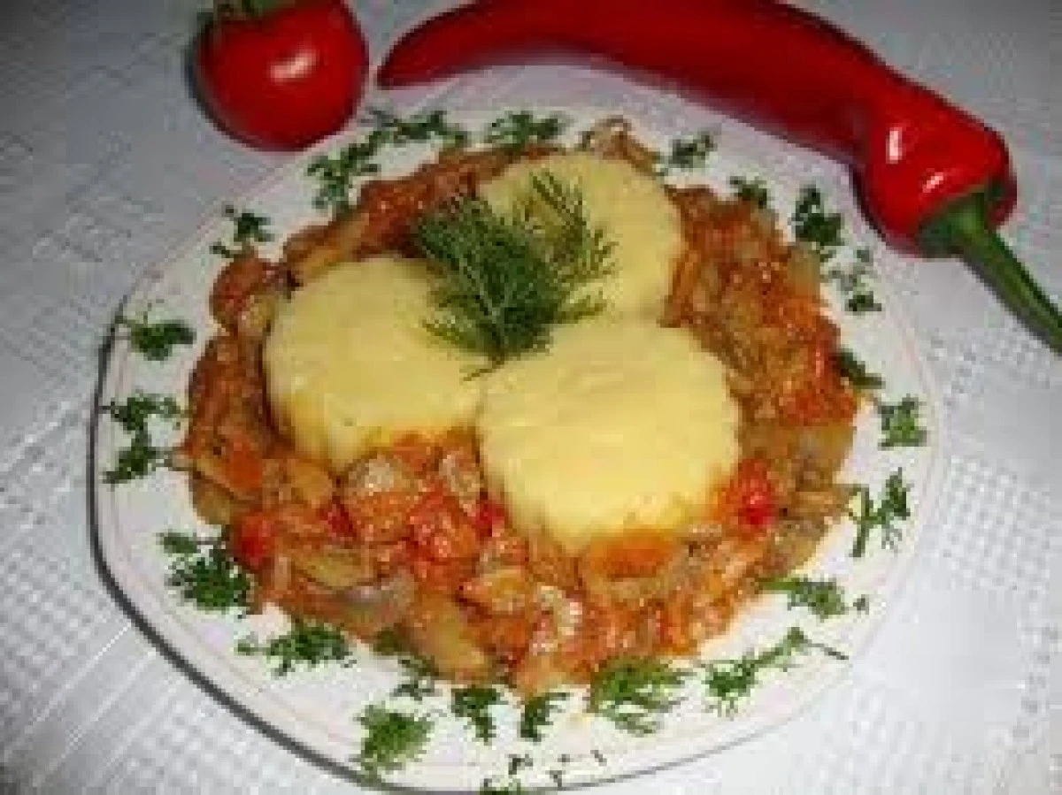 Rețeta zilei: Tocăniță de ciuperci cu mămăliguță