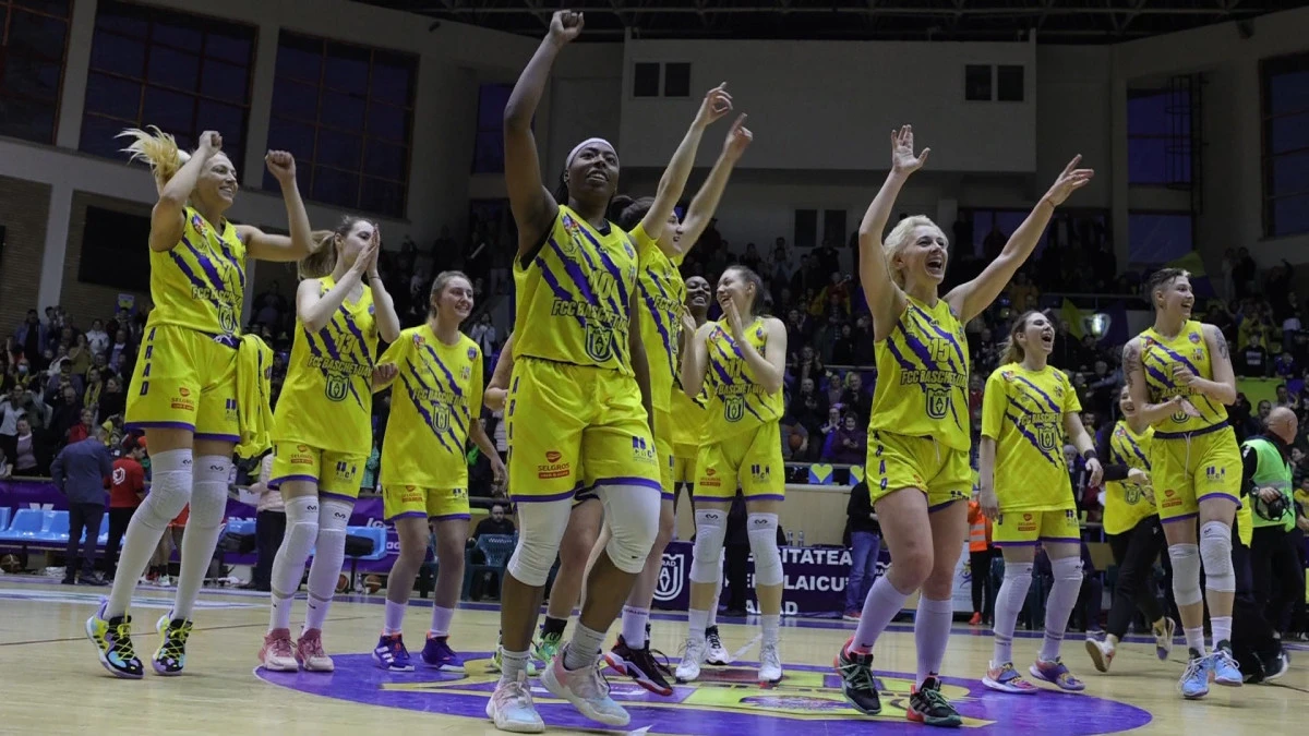 Revin serile memorabile din Polivalentă! Baschetbalistele Aradului s-au calificat în finala campionatului
