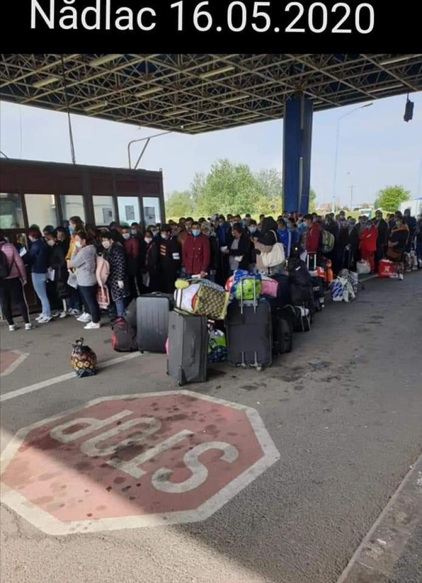 Revoltă în vama Nădlac! Sute de persoane încearcă să treacă pe jos frontiera