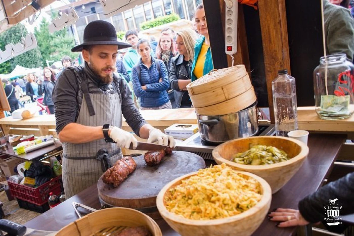 Revoluția Street FOOD Festival revine la Arad
