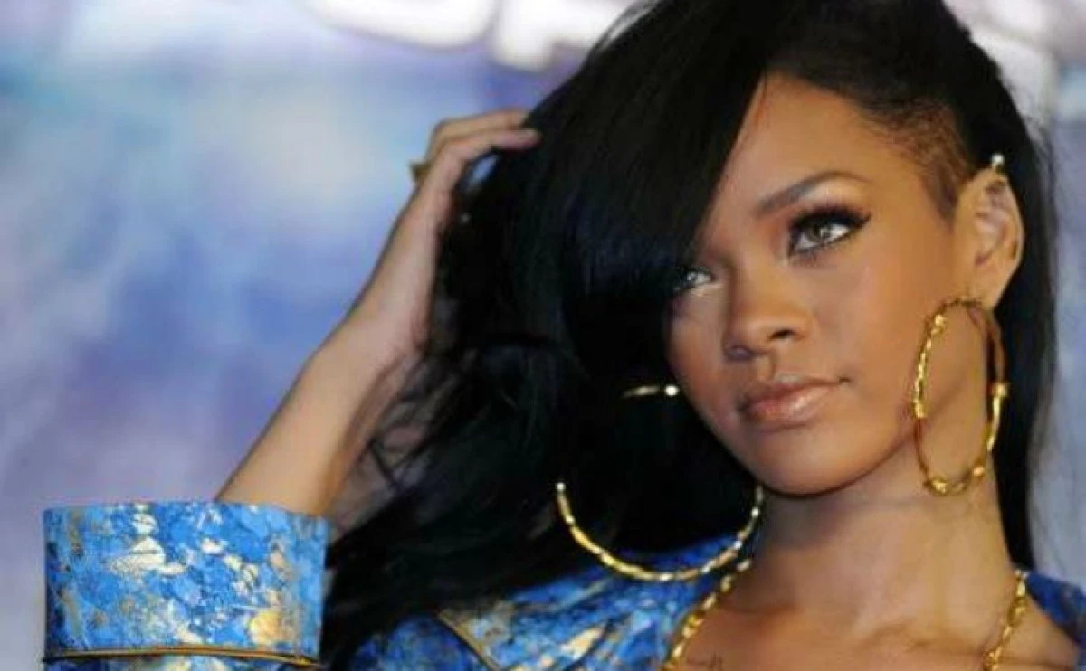 Rihanna, desemnată personalitatea umanitară a anului de către Harvard