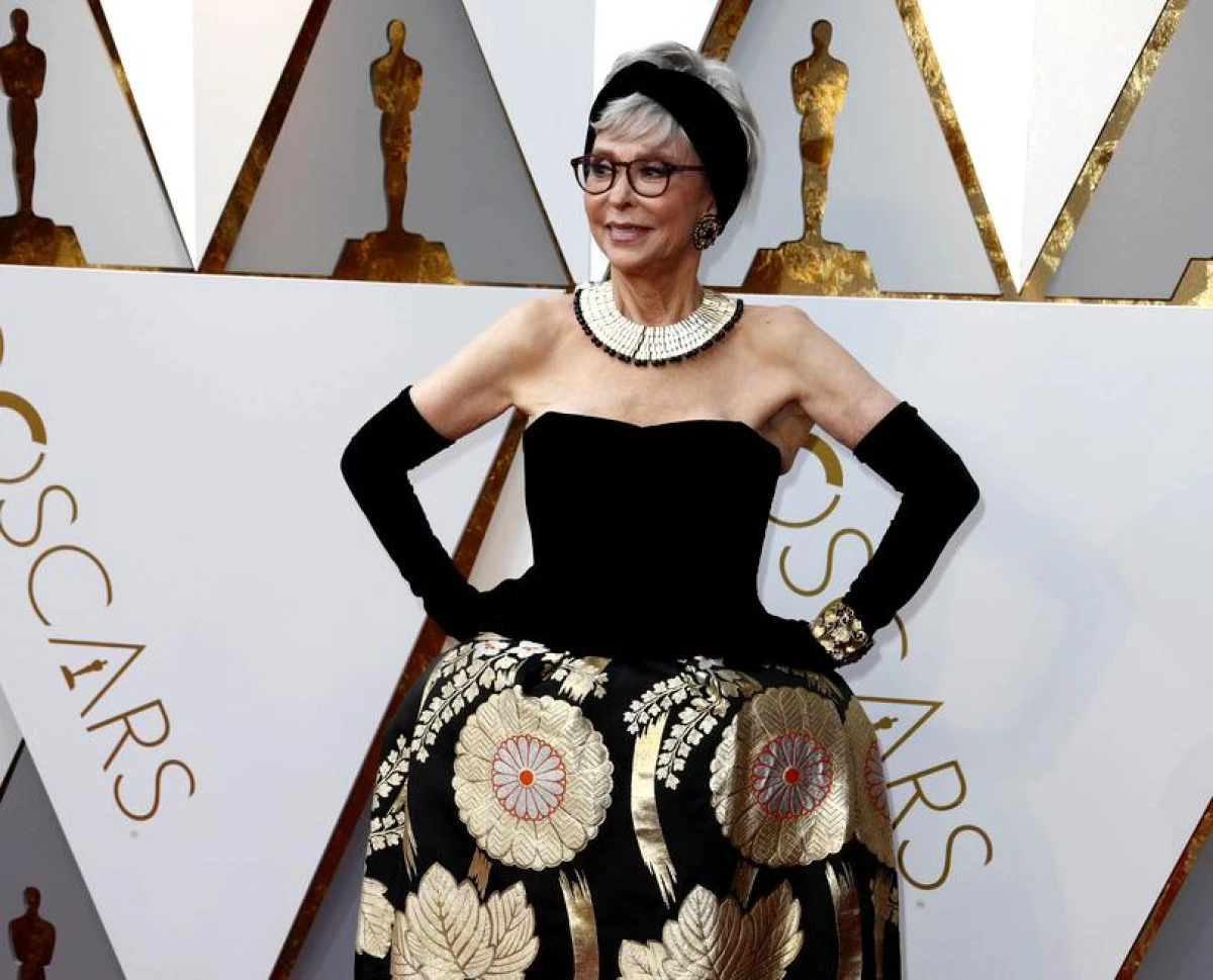 Rita Moreno, la 86 de ani, a purtat aceeași ținută ca în 1962 la Premiile OSCAR 2018