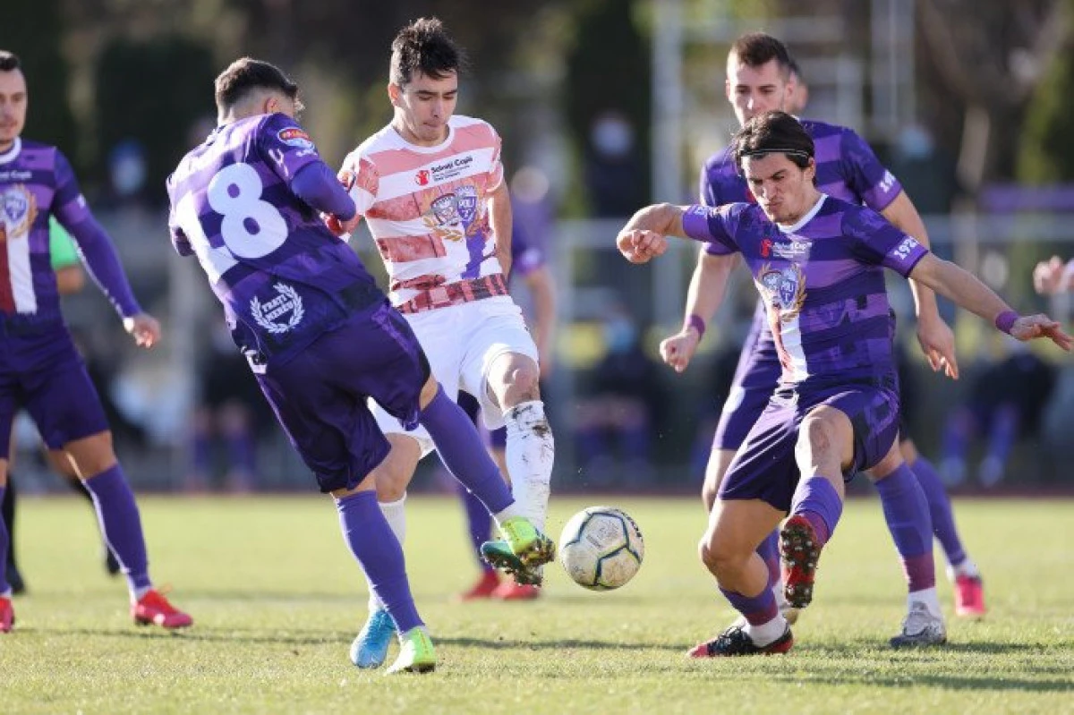 Rivalele UTA-ei, ASU Poli Timişoara şi Rapid, luptă pentru promovarea în Liga 1