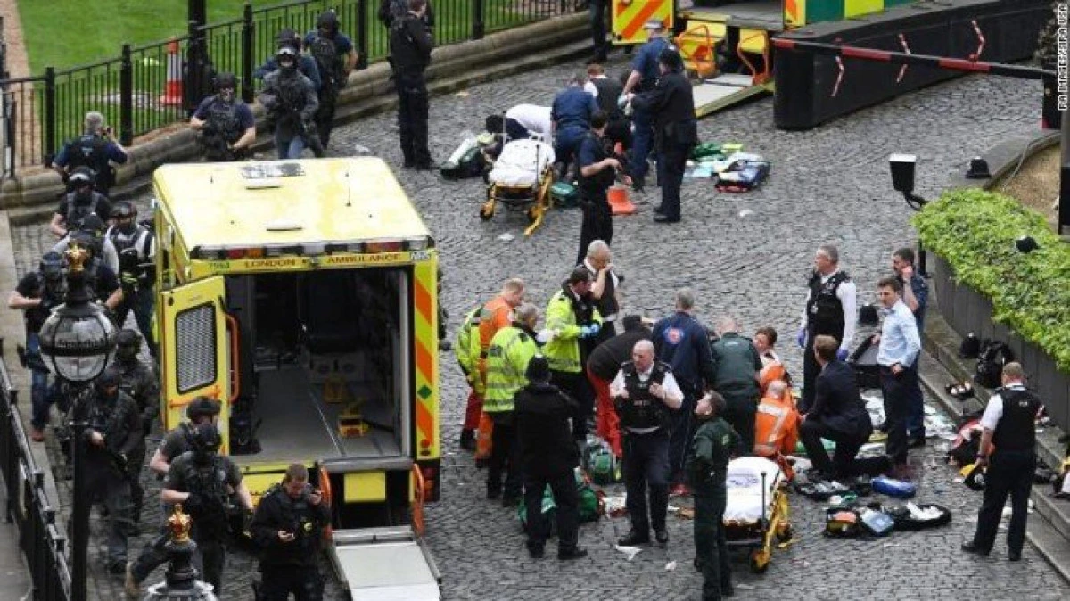 Românca rănită în atentatul din Londra a decedat