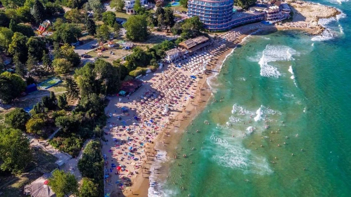 Românii au cheltuit aproape 4,9 miliarde euro pe vacanțe externe