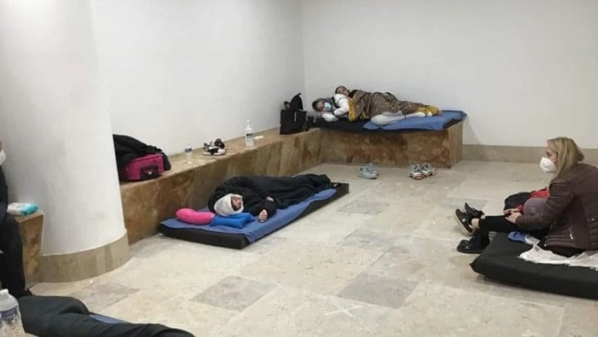Românii reținuți pe aeroportul din Cancun, eliberați