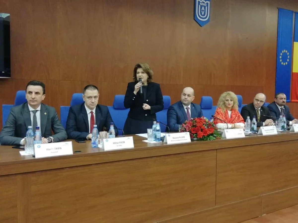 Rovana Plumb s-a întâlnit la Arad cu primari din județ și reprezentanţi ai mediului de afaceri