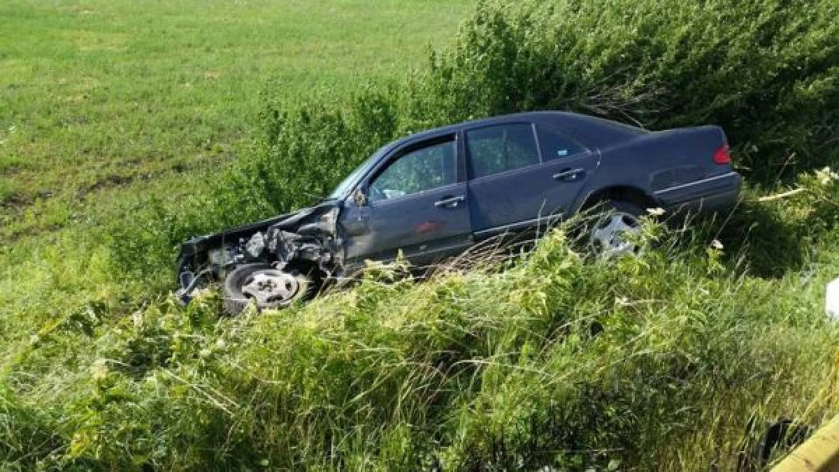Rupt de beat la volan, a „alunecat“ în șanț