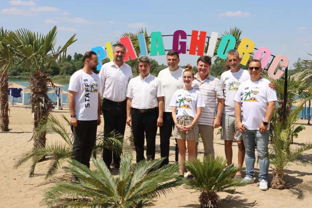 S-a deschis oficial noul sezon de vară pe plaja de la Ghioroc (video)