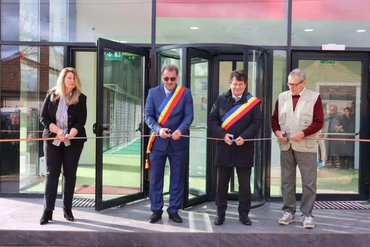 S-a inaugurat cea mai modernă sală de sport de pe Valea Mureșului, la Săvârșin