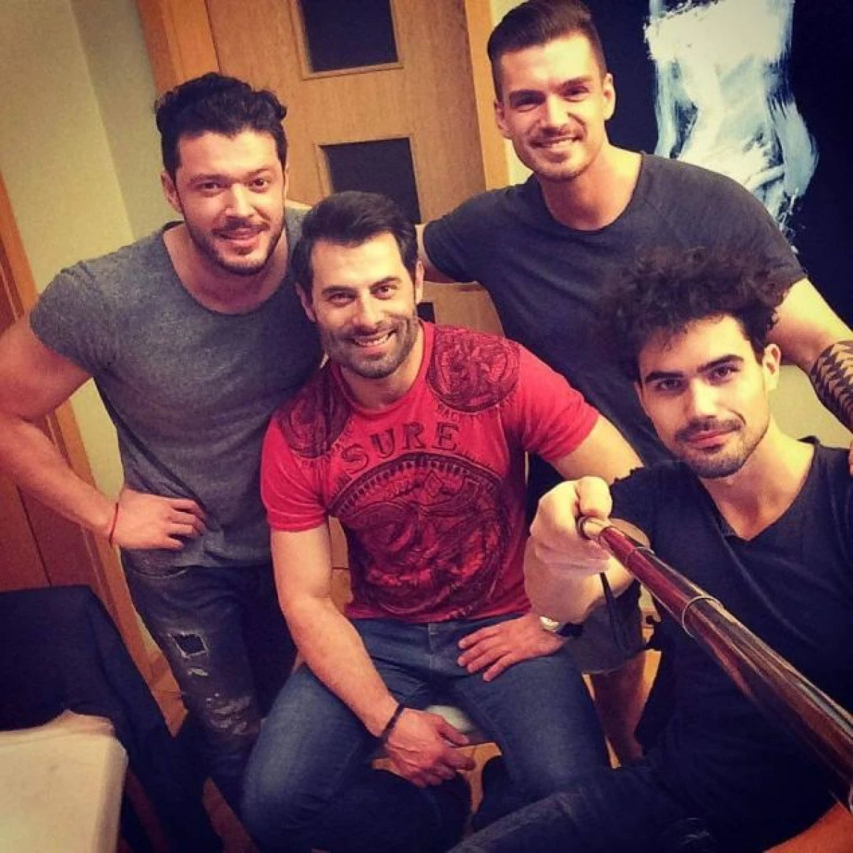 S-A RUPT "LANTUL DE IUBIRE"! "BURLACUL" ANDREI ANDREI, BAGAT IN CORZI DE BOGDAN VLADAU SI VICTOR SLAV