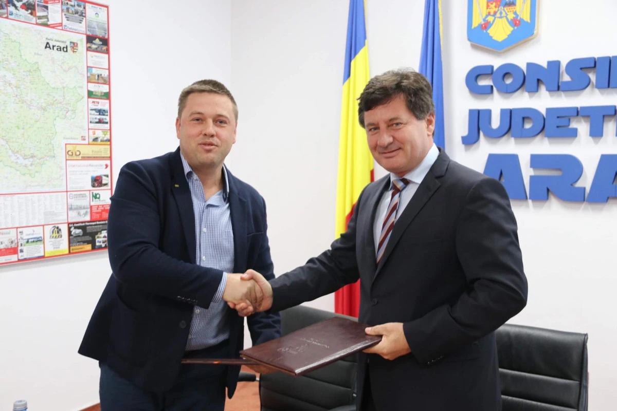 S-a semnat contractul pentru modernizarea drumului Șofronea – Zimand Cuz