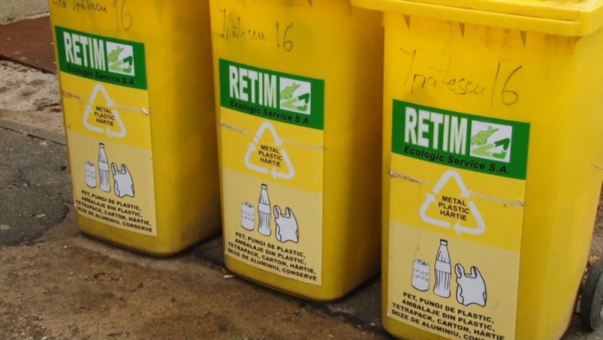 S-au deschis două puncte de distribuire a pubelelor în Arad. Urmează și alte centre