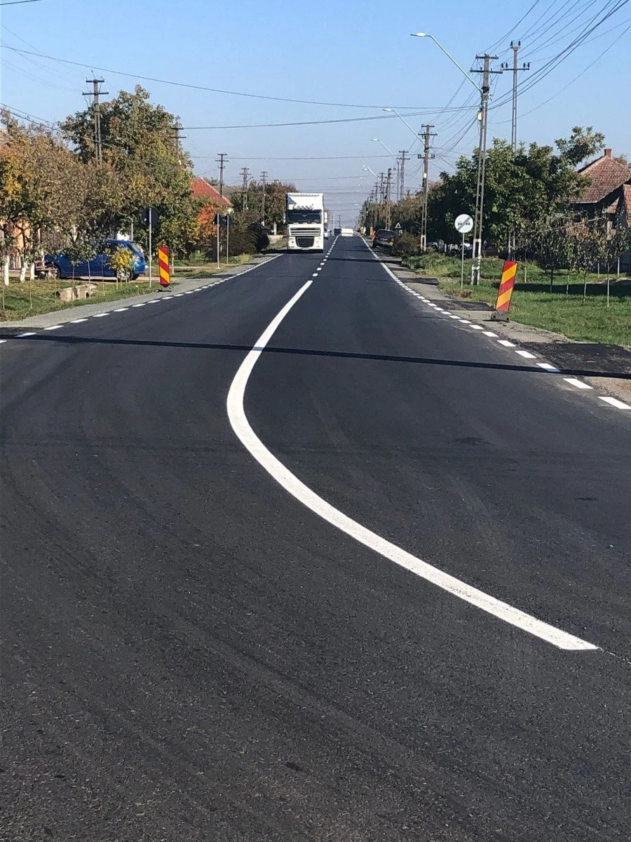 S-au realizat marcajele pe drumul Curtici-Macea-Sânmartin