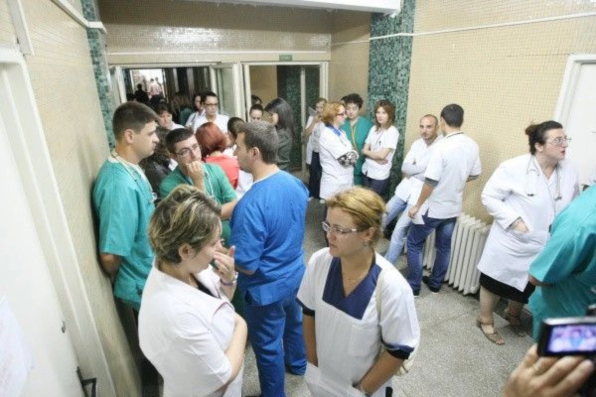 SALARILE MEDICILOR SI ASISTENTILOR MEDICALI AR PUTEA CRESTE CU 10% DIN TOAMNA