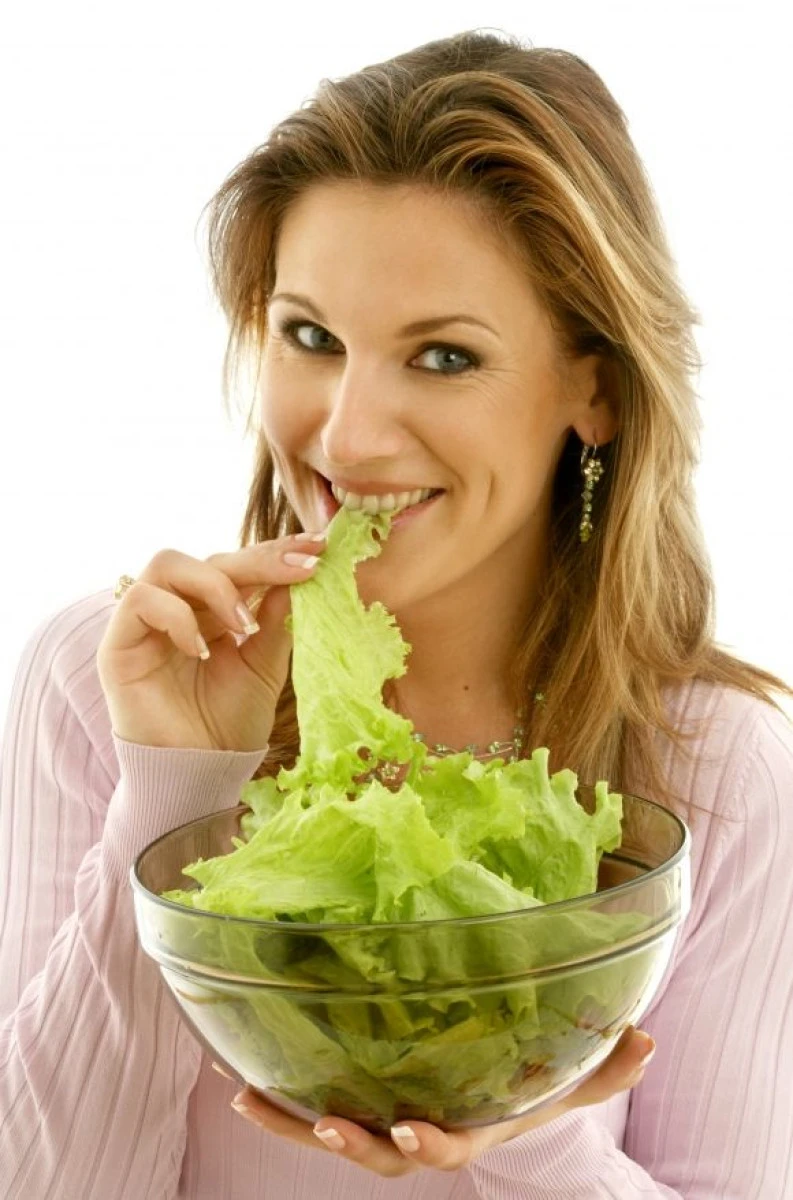 SALATA VERDE ESTE DE TREI ORI MAI NOCIVA DECAT BACONUL