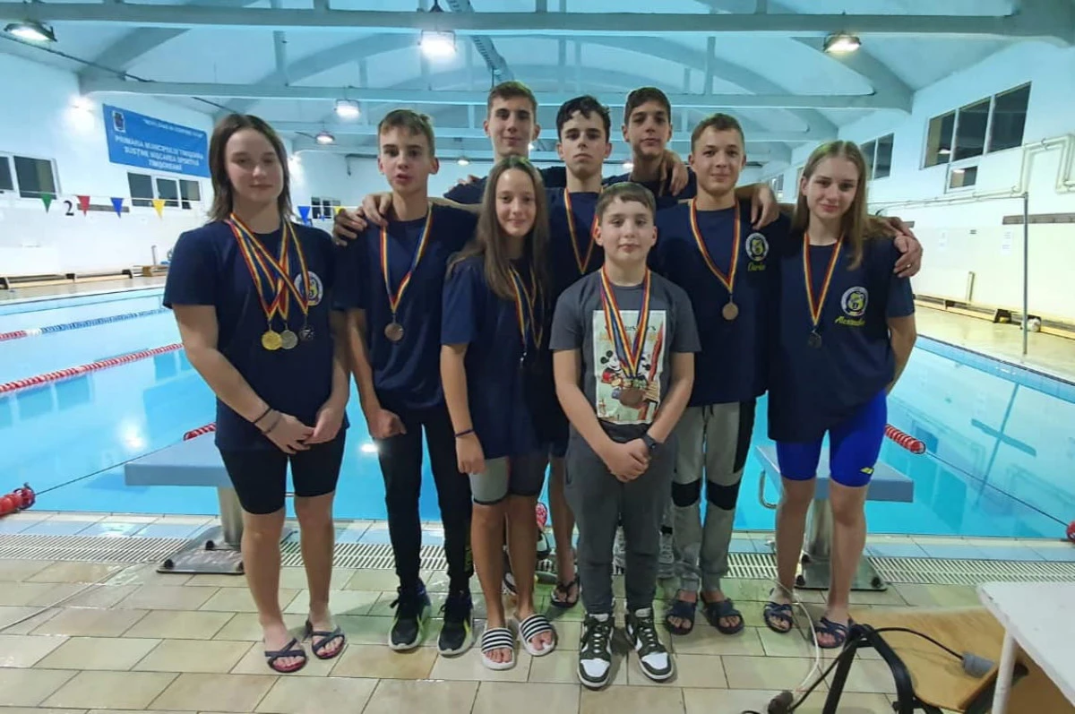 Salbă de medalii la competiții internaționale, pentru înotătorii și luptătorii de la CSȘ Gloria Arad (FOTO)